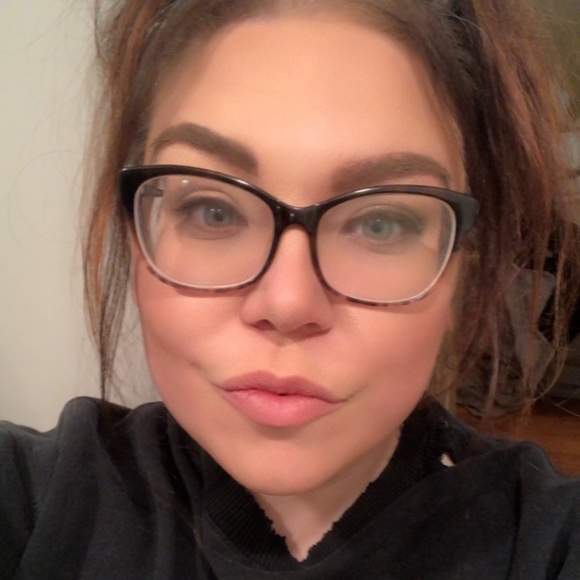 Meet your Posher, Jen - Picture 1 of 3